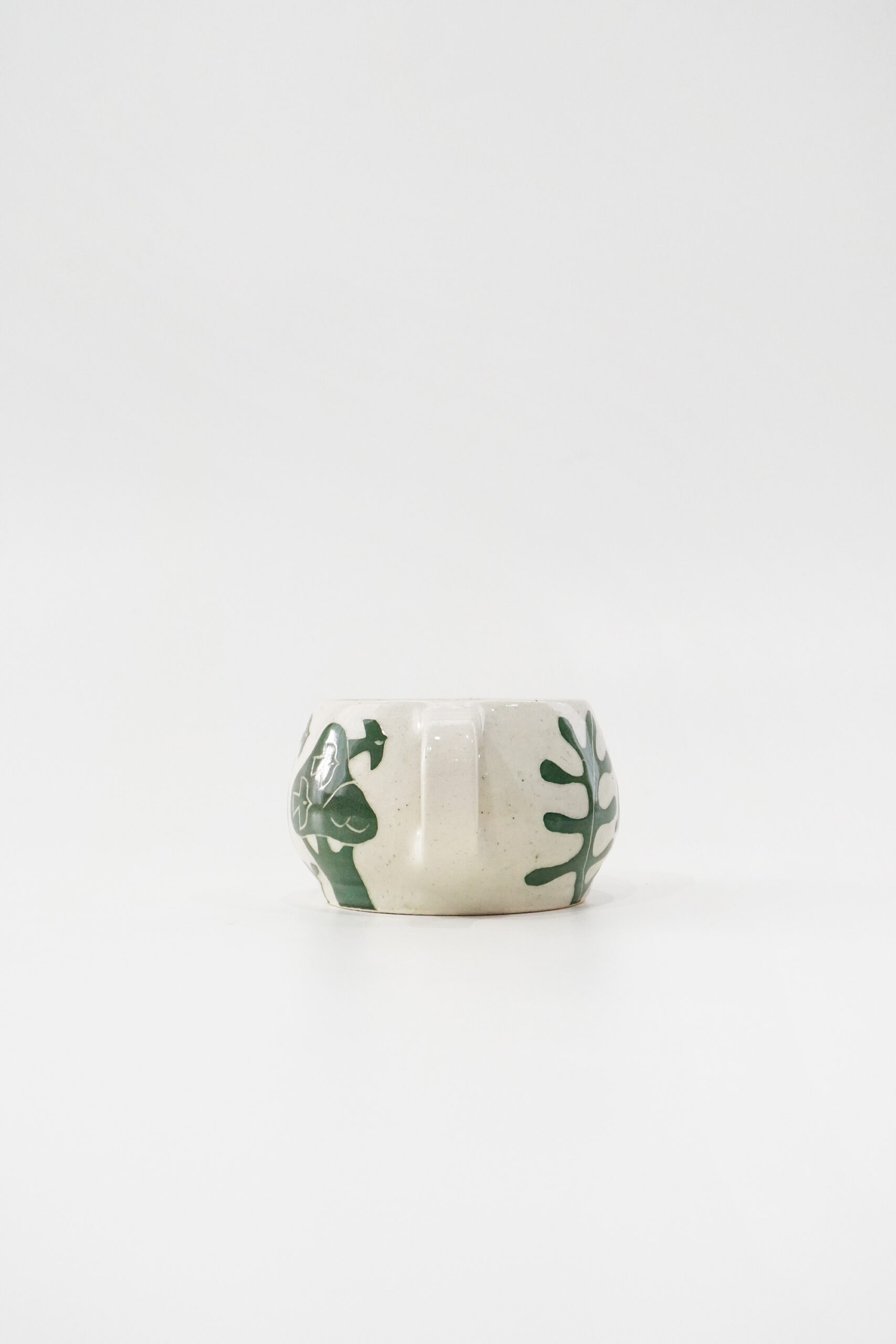 Nii_Mariskha_Sgrafitto_DEER MUG GREEN ROUNDED_4