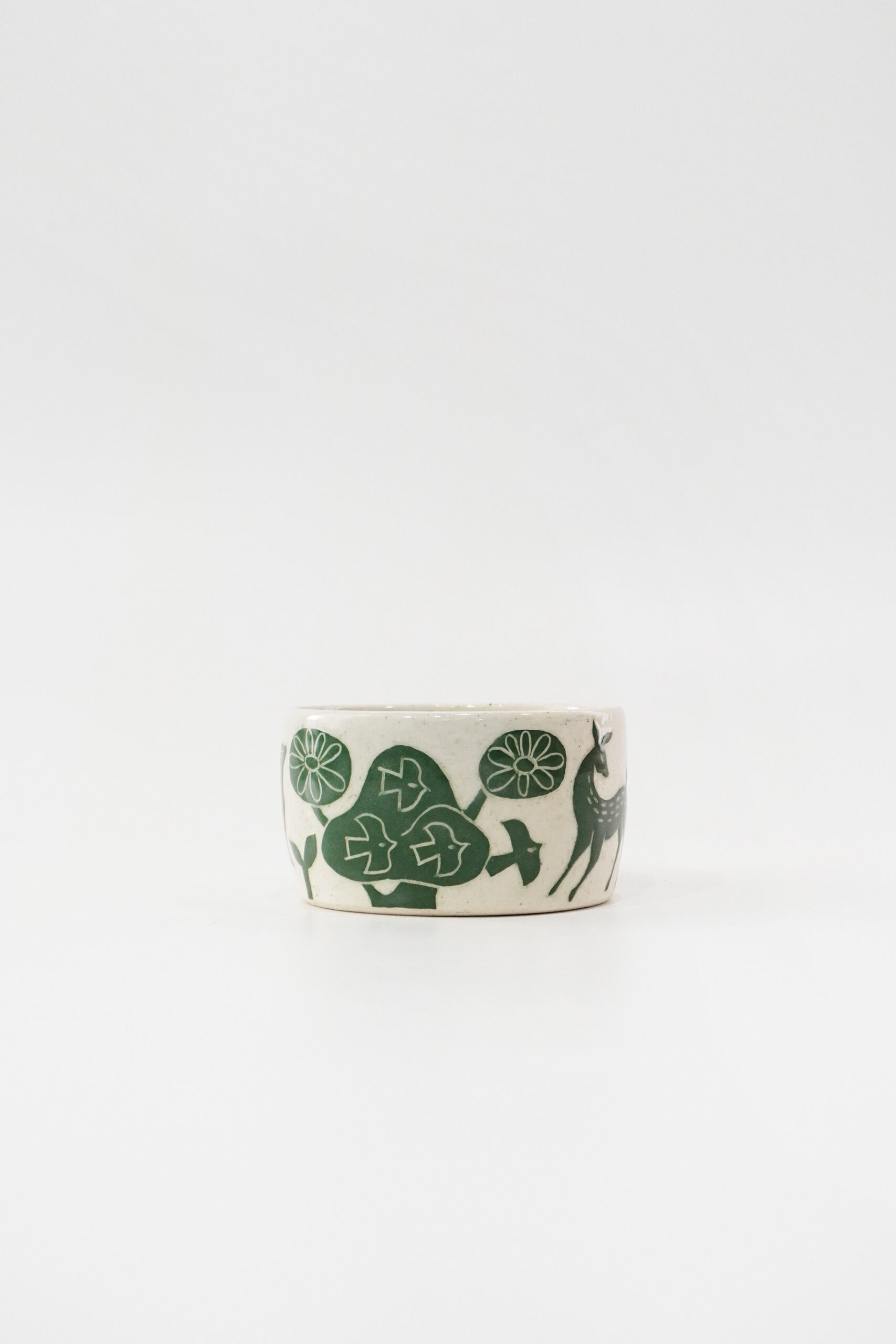 Nii_Mariskha_Sgrafitto_DEER MUG GREEN STRAIGHT_2