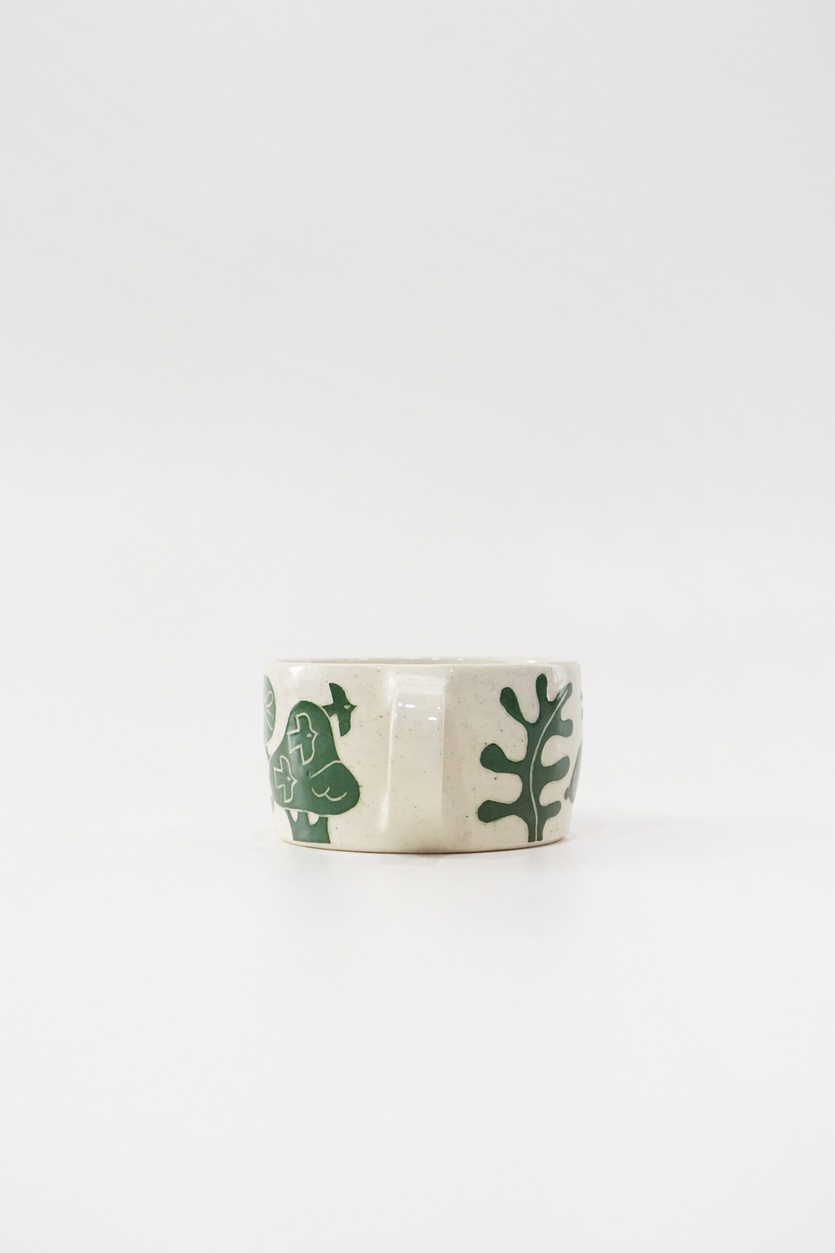 Nii_Mariskha_Sgrafitto_DEER MUG GREEN STRAIGHT_4
